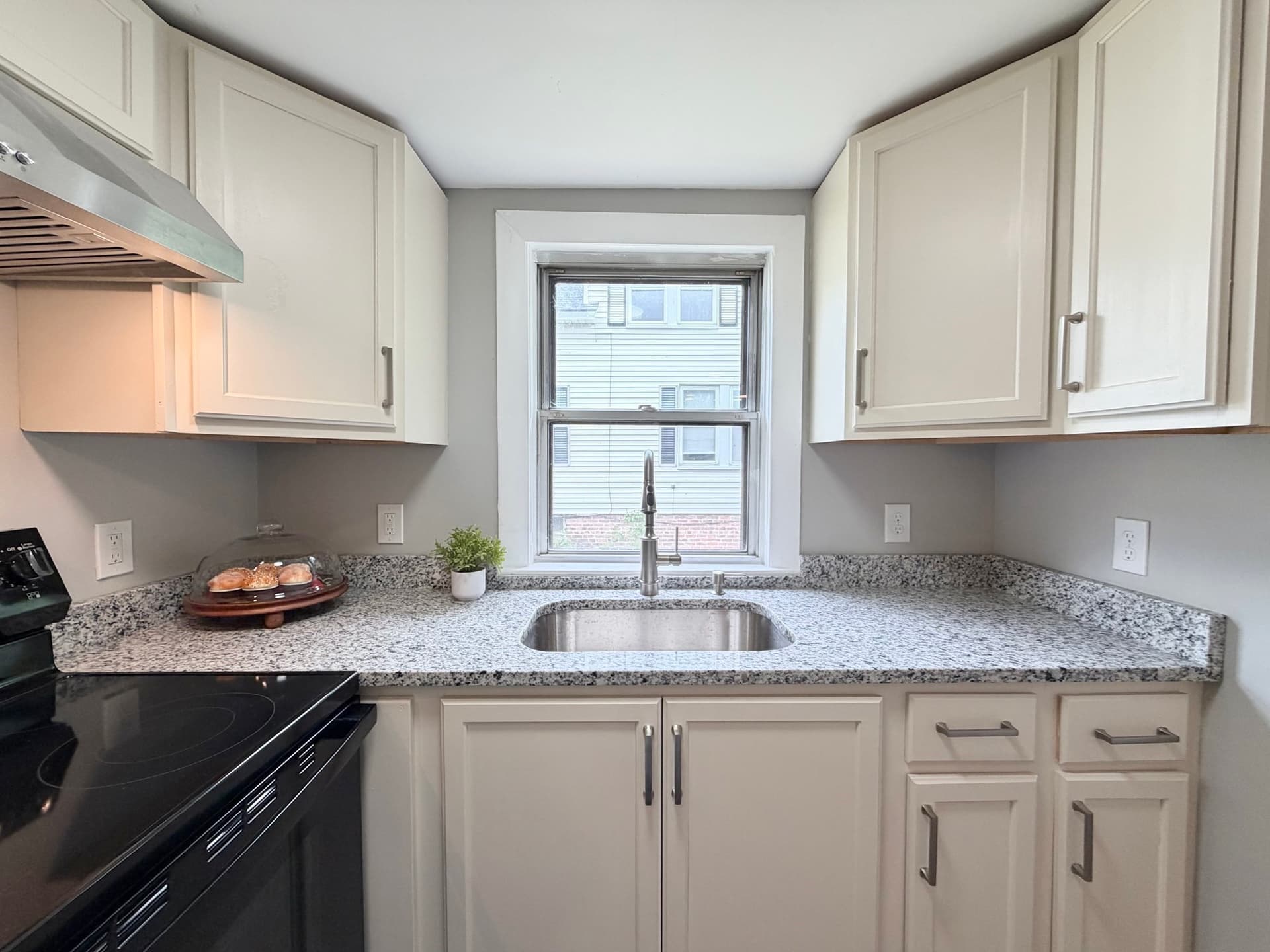 Single Family Residence at 87 Vezina Ave, Leominster MA 01453, photo 13 of 38