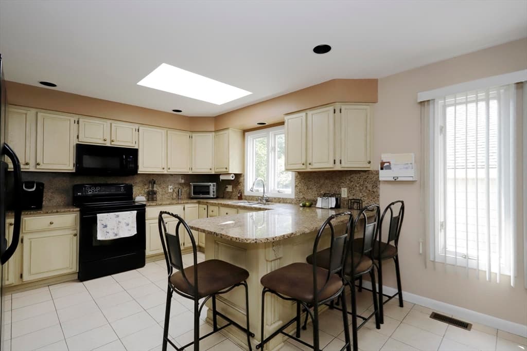 12 Amanda Rd, Freetown MA 02702 photo 7