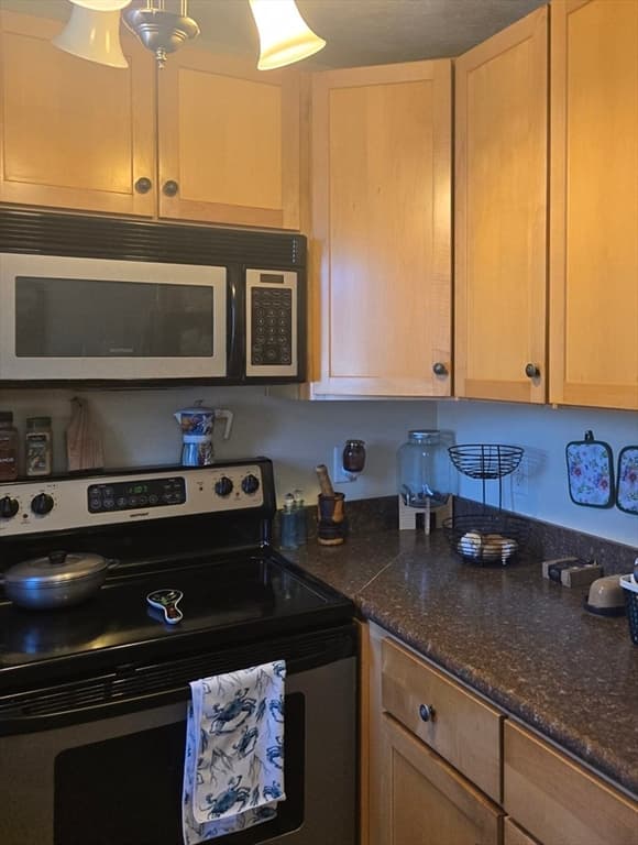 40 Saint Kolbe Dr # C, Holyoke MA 01040 photo 5