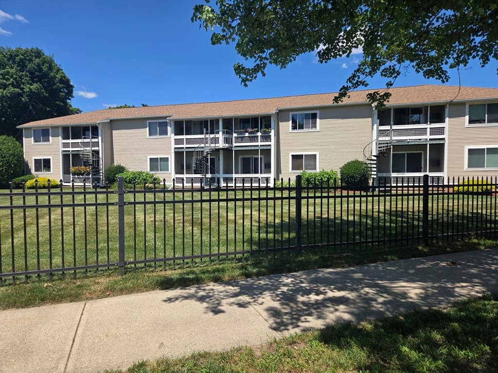 40 Saint Kolbe Dr # C, Holyoke MA 01040 photo 30