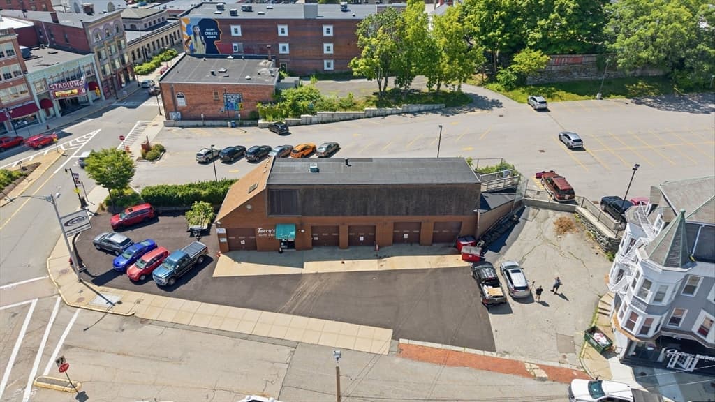 18 Blackstone St, Woonsocket RI 02895 photo 3