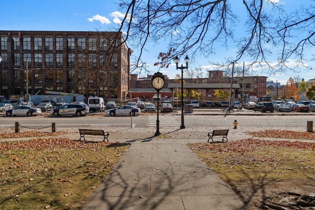 Condominium at 31 Pond St # 22, Waltham MA 02451, Waltham, photo 28 of 30