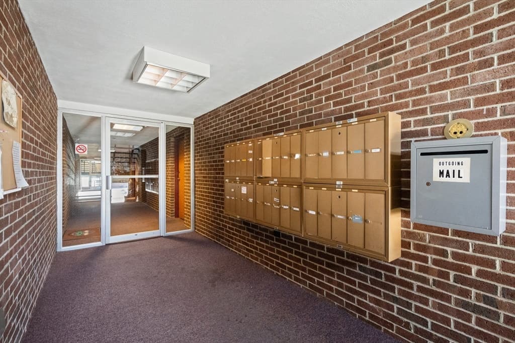 Condominium at 31 Pond St # 22, Waltham MA 02451, Waltham, photo 15 of 30
