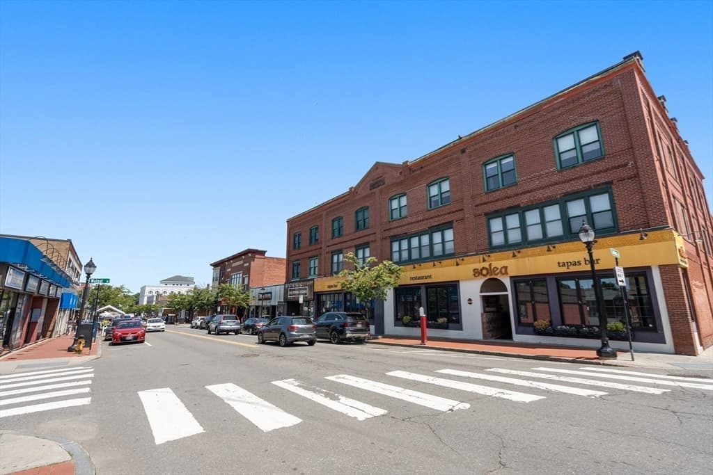Condominium at 31 Pond St # 22, Waltham MA 02451, Waltham, photo 21 of 30