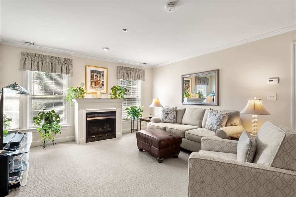 8 Crowninshield St # 212, Peabody MA 01960