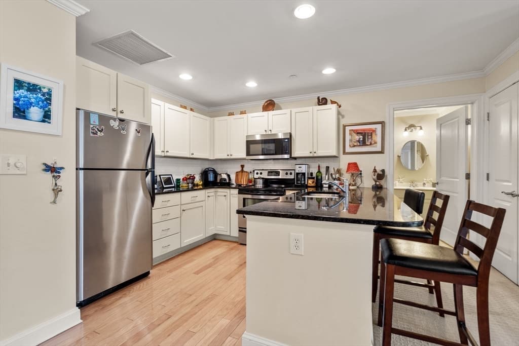 8 Crowninshield St # 212, Peabody MA 01960 photo 5