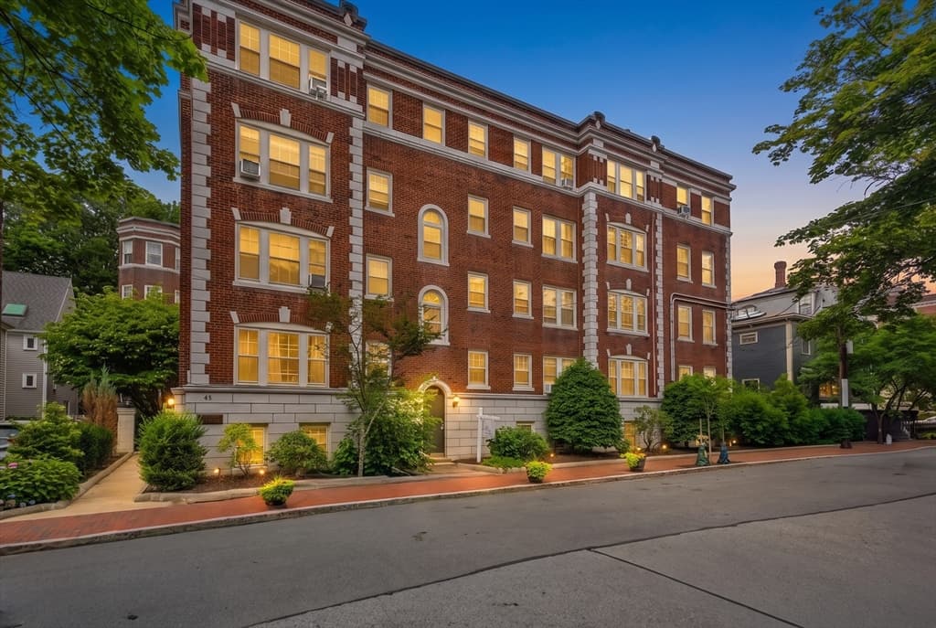 41 Bowdoin Street # 25, Cambridge MA 02138