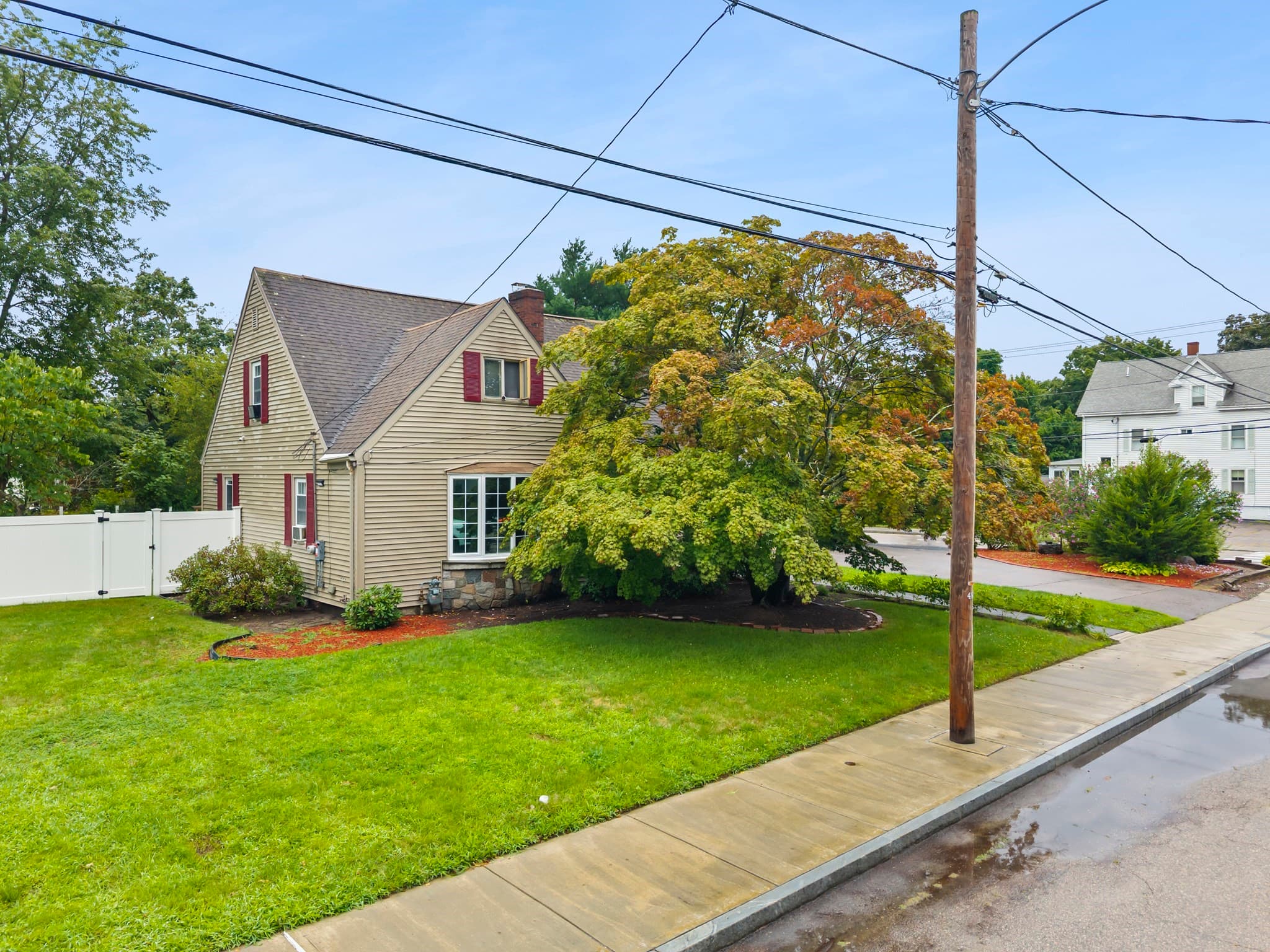 Single Family Residence at 59 Mulberry St, Attleboro MA 02703, Attleboro, photo 4 of 35