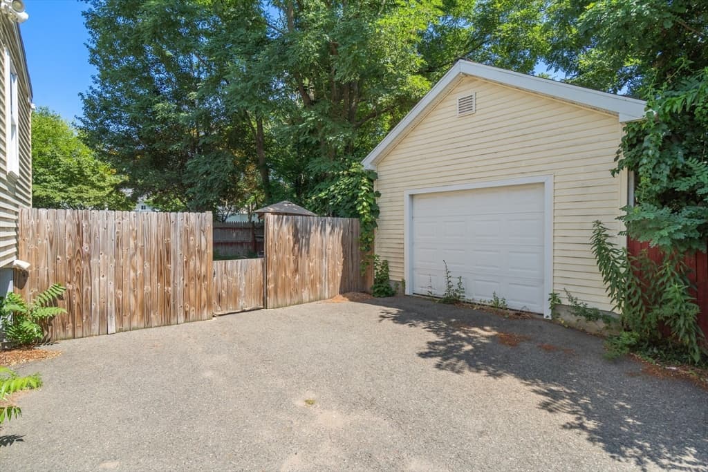 210 School Street, Stoughton MA 02072 photo 17