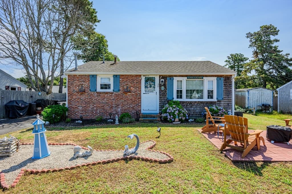 26 Wixon Rd, Dennis MA 02639