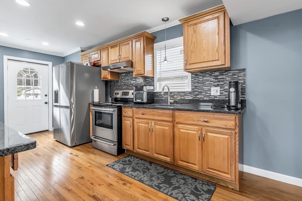 38 Barrett St, Revere MA 02151 photo 15