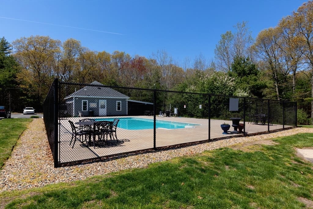 35 Pilgrim Village Road # 402, Taunton MA 02780 photo 34