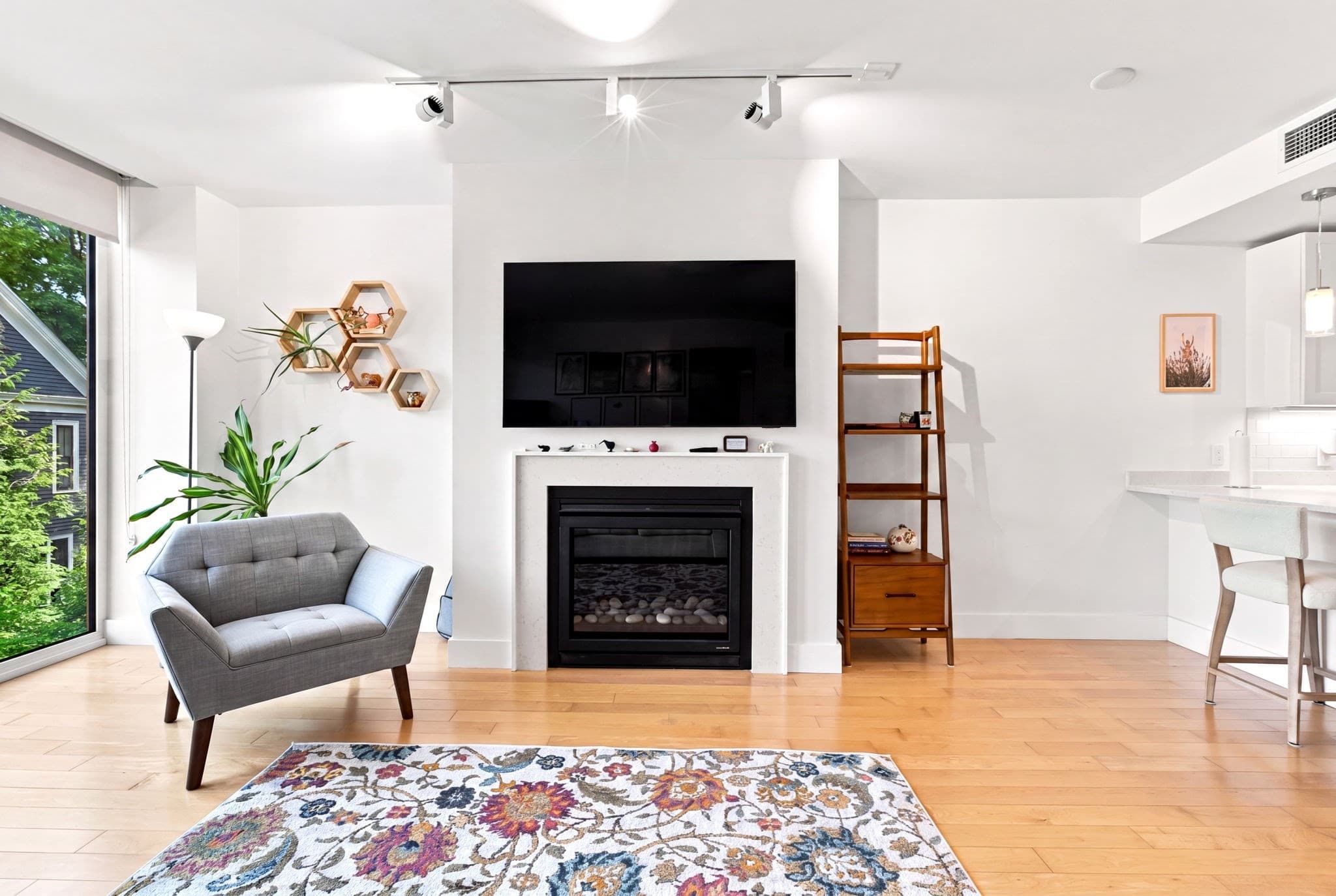 Condominium at 7 Beech St # 219, Cambridge MA 02140, Cambridge, photo 3 of 26