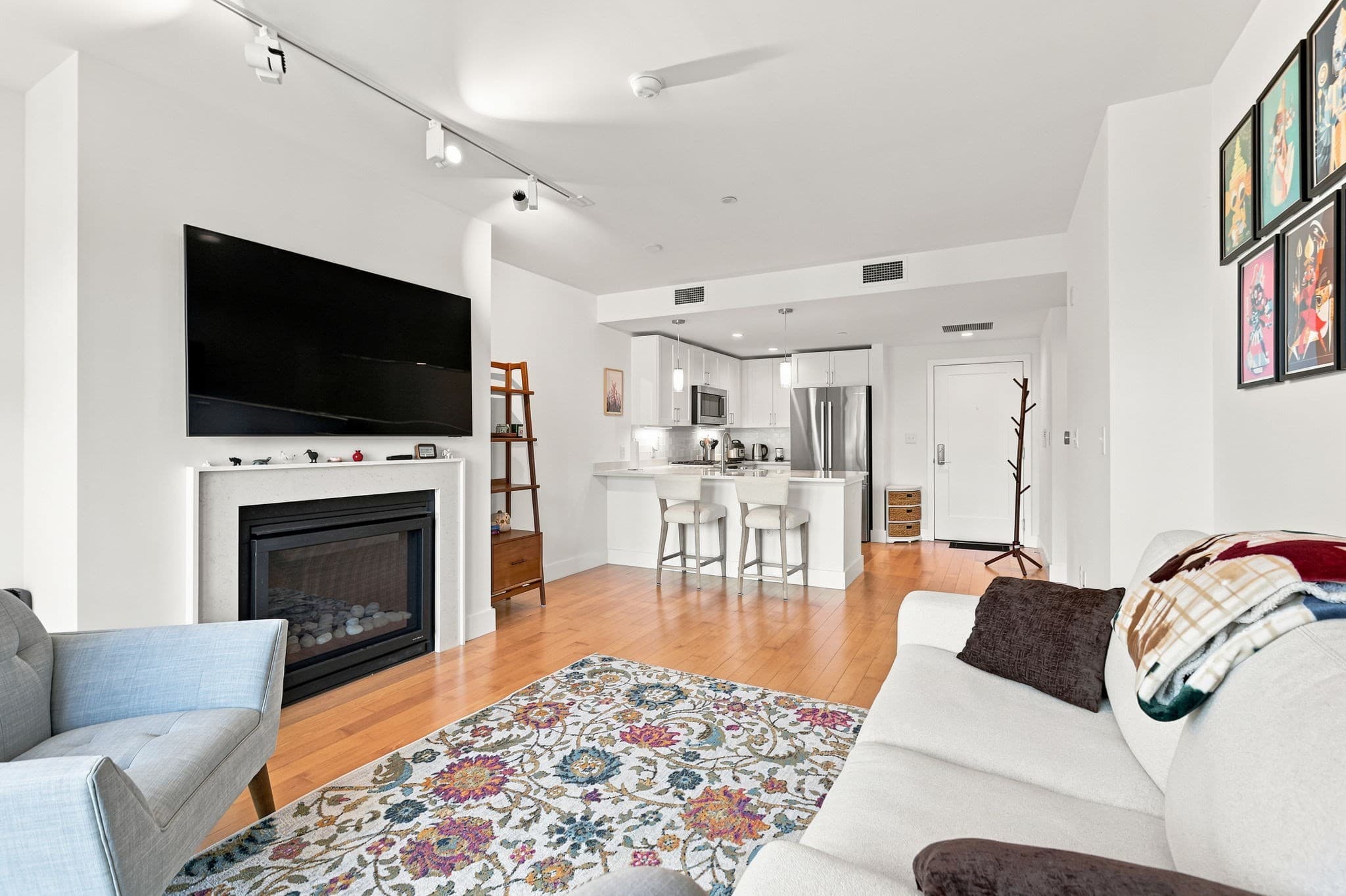 Condominium at 7 Beech St # 219, Cambridge MA 02140, Cambridge, photo 9 of 26
