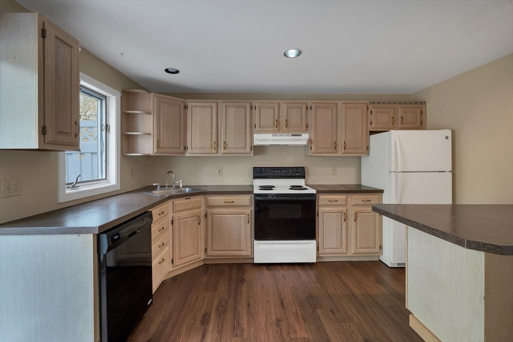 69 Birch Glen Dr # 12, Bennington NH 03442 photo 4