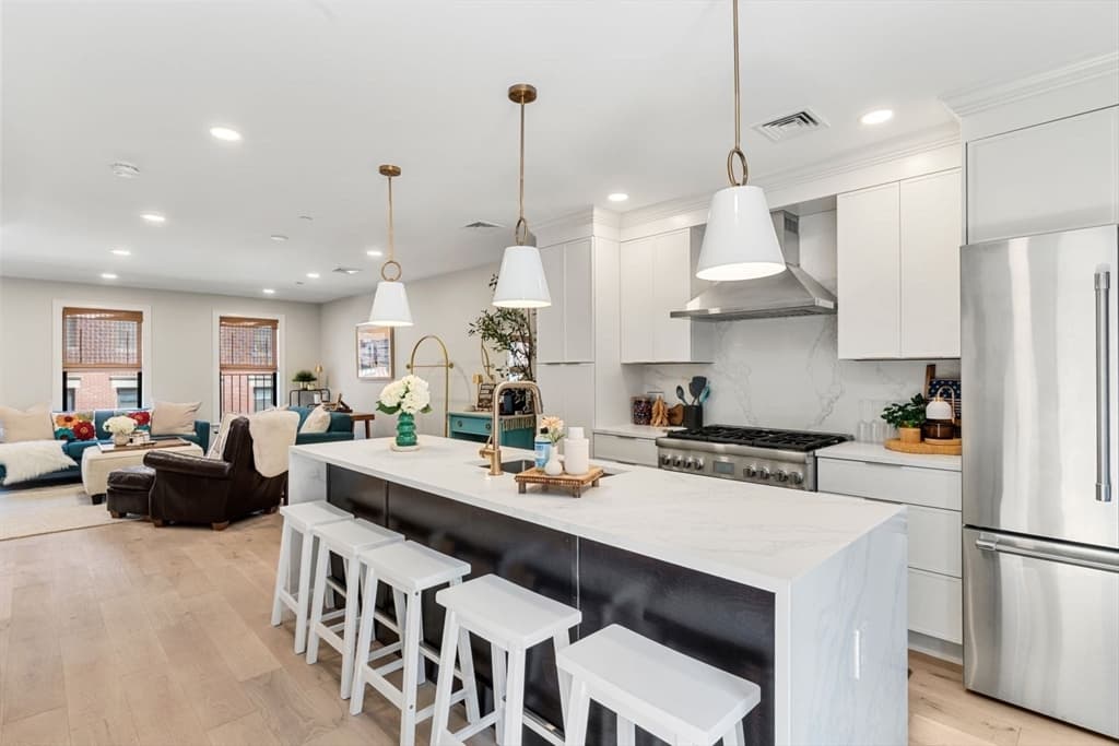 82 Endicott Street # 3, Boston MA 02113