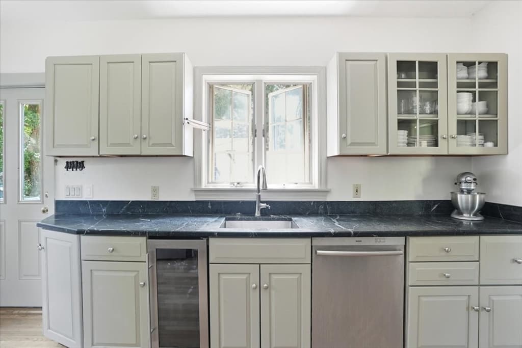 424 Main St, Hingham MA 02043 photo 4