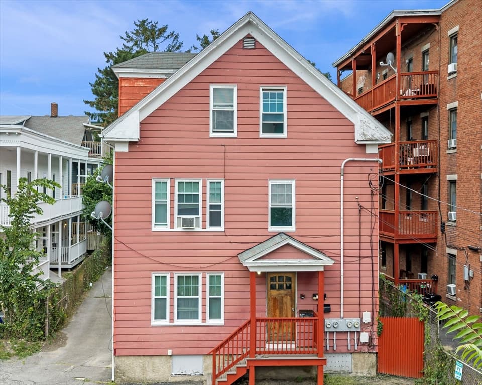 15 1/2 Palmer, Salem MA 01970