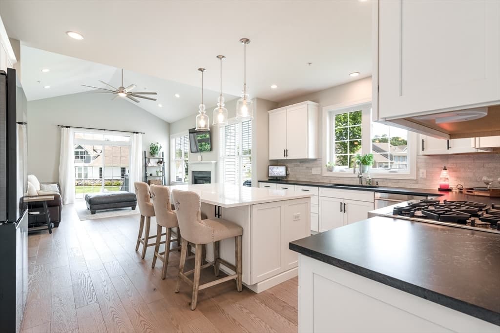 36 Phoebe St # 36, Methuen MA 01844 photo 8