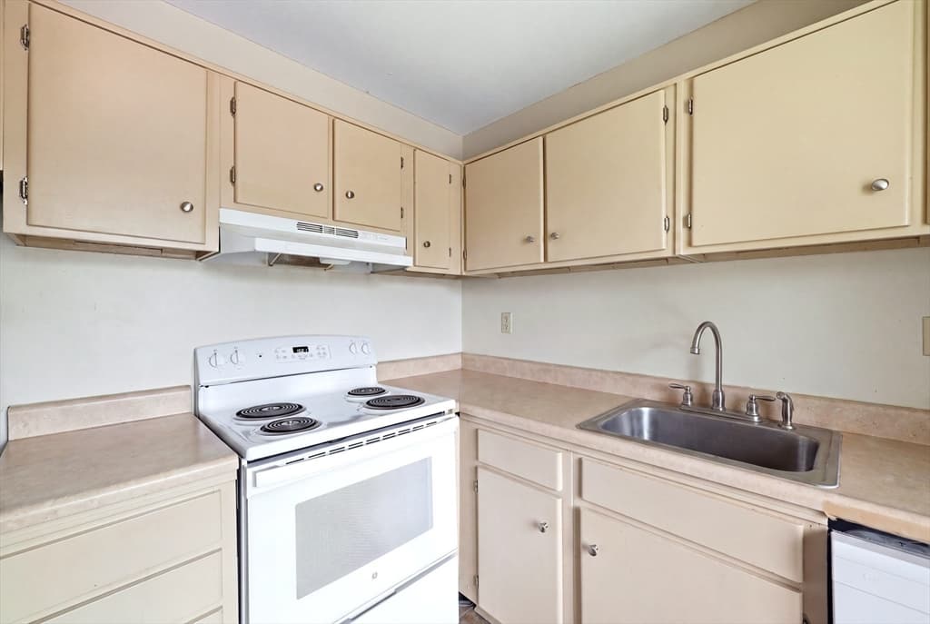 161 Nassau Dr # 161, Springfield MA 01129 photo 9