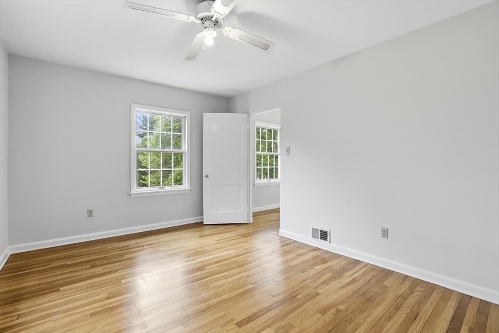 106 Concord Rd, Bedford MA 01730 photo 28
