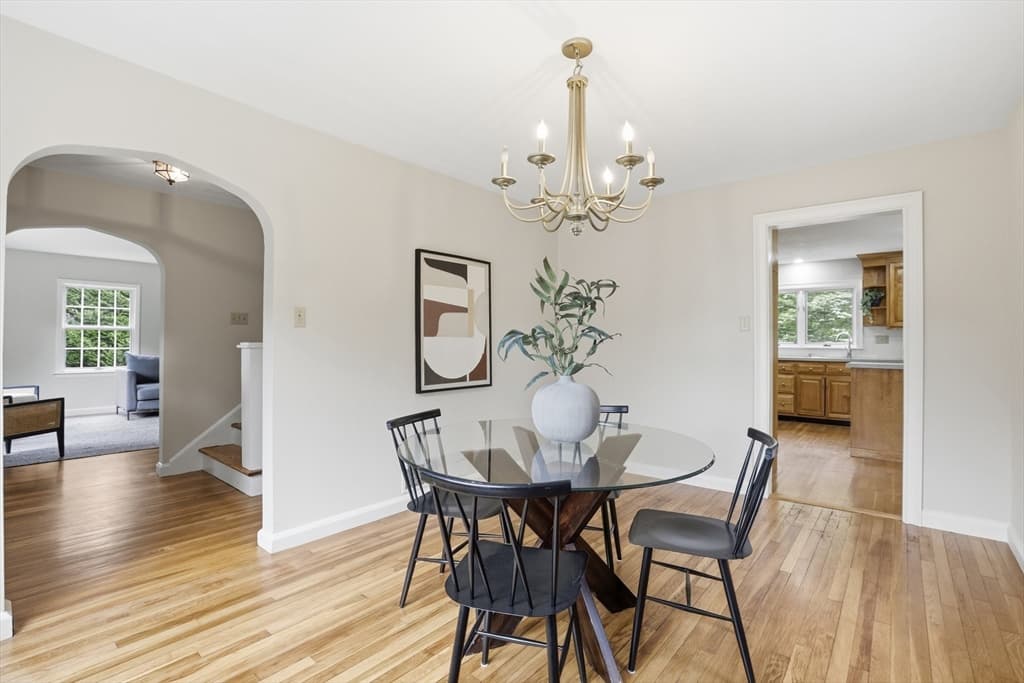 106 Concord Rd, Bedford MA 01730 photo 9