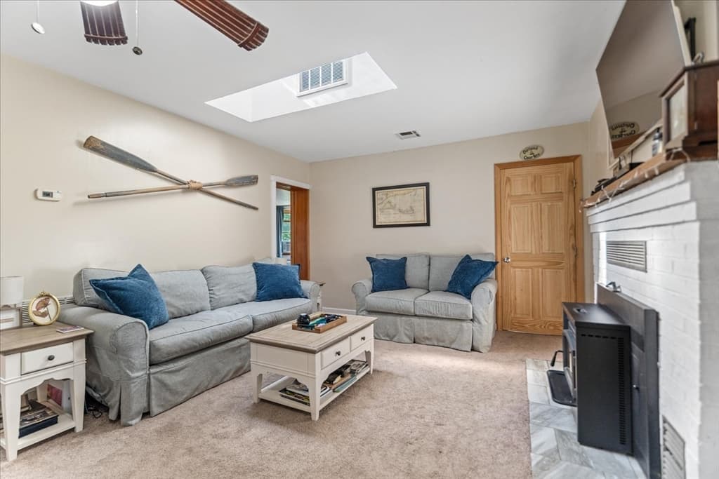 15 Charles St, Lakeville MA 02347 photo 4