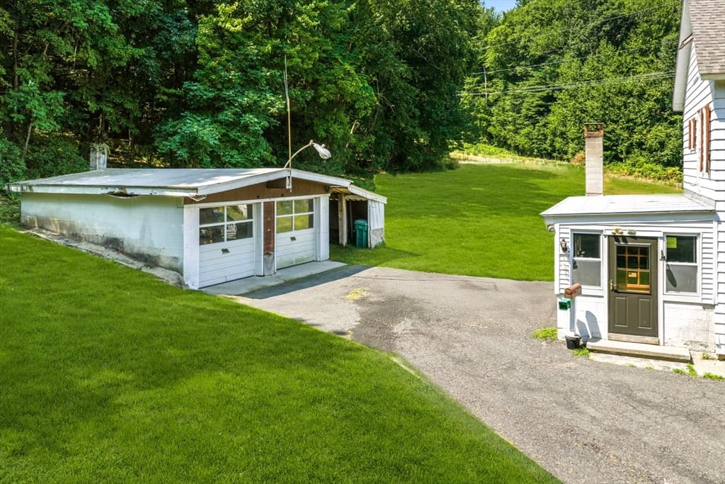 8 Underwood Ave, Easthampton MA 01027 photo 27
