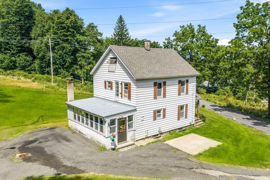 8 Underwood Ave, Easthampton MA 01027 photo 5