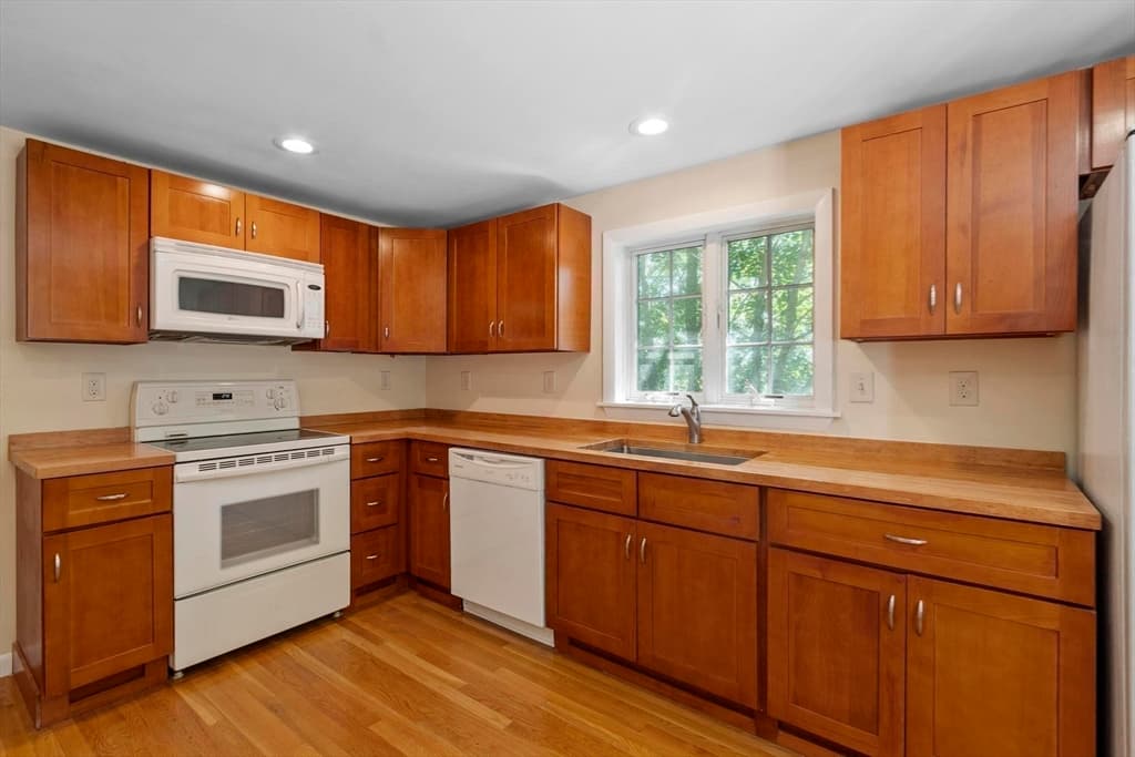 15 Oak Road, Waltham MA 02451 photo 12