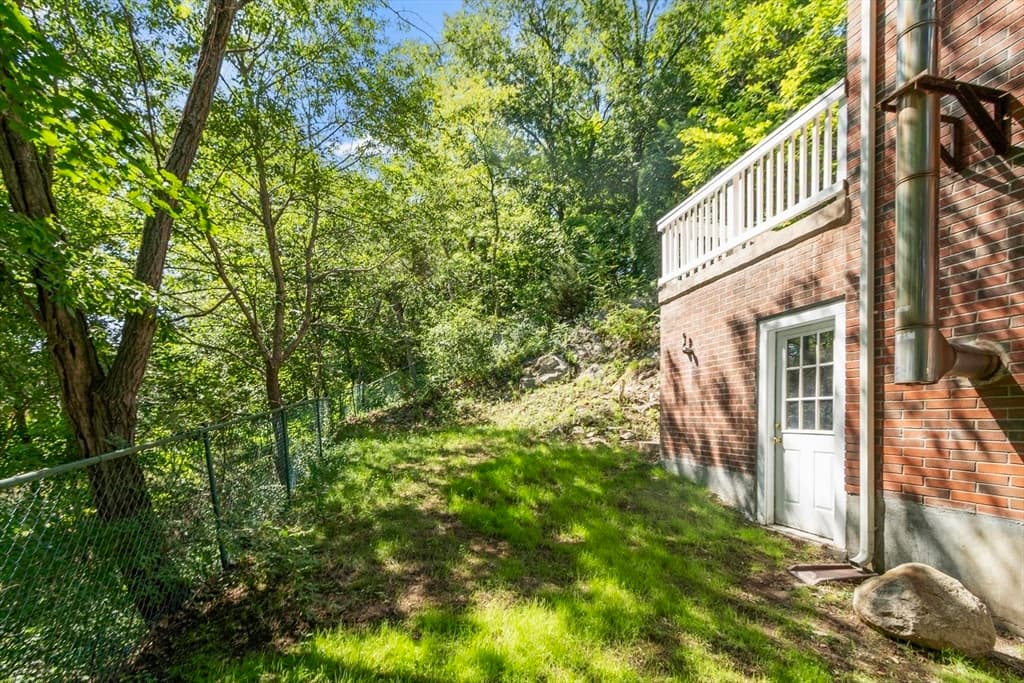 15 Oak Road, Waltham MA 02451 photo 4