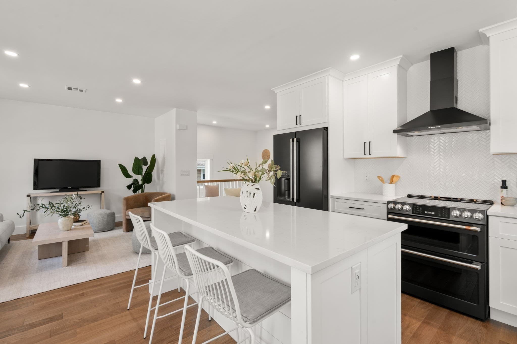 Condominium at 220 Sycamore Street # 2, Watertown MA 02472, Watertown, photo 3 of 38