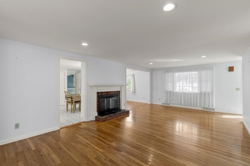 Single Family Residence at 39 Phyllis Dr, Yarmouth MA 02664, photo 5 of 33