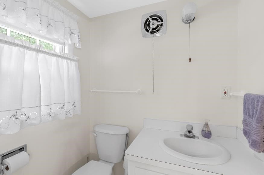 Single Family Residence at 39 Phyllis Dr, Yarmouth MA 02664, photo 14 of 33
