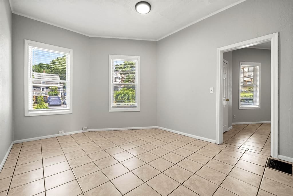 3 Family - 3 Units Up/Down at 35 Pond St, Boston MA 02136, Boston, photo 23 of 42