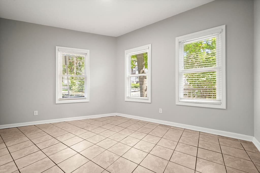 3 Family - 3 Units Up/Down at 35 Pond St, Boston MA 02136, Boston, photo 28 of 42