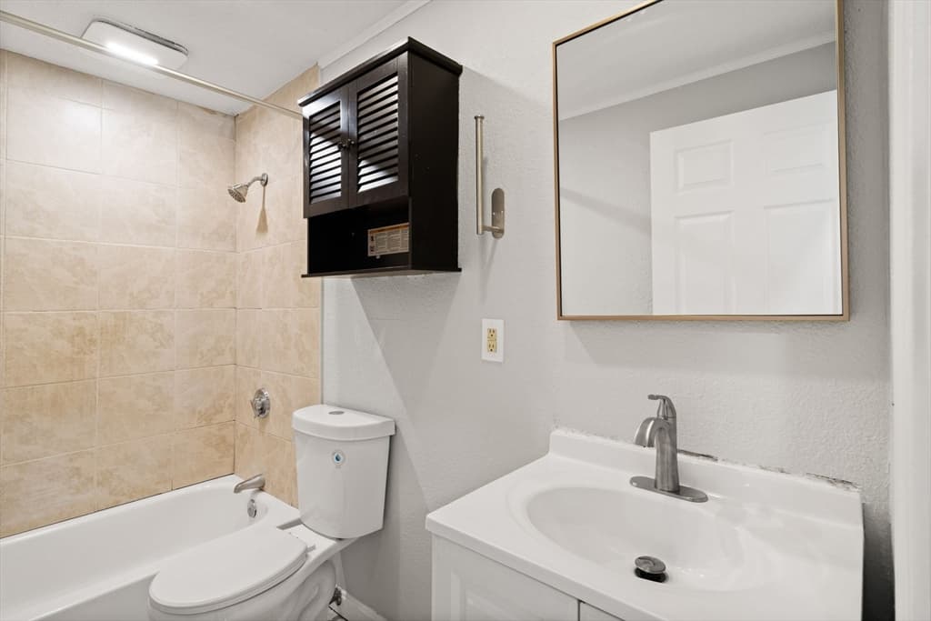 3 Family - 3 Units Up/Down at 35 Pond St, Boston MA 02136, Boston, photo 29 of 42