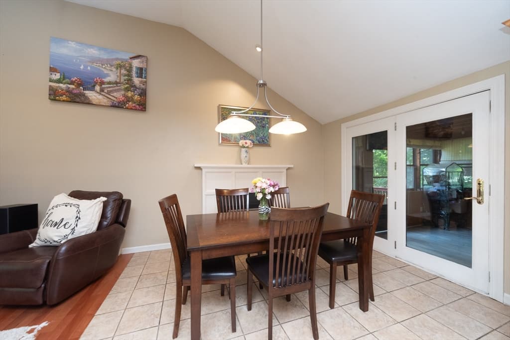 Single Family Residence at 140 Bayberry Cir, Bridgewater MA 02324, photo 7 of 25