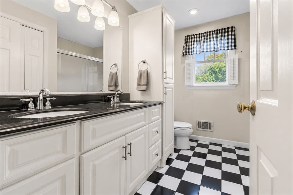 748 Warren Ave, Swansea MA 02777 photo 13