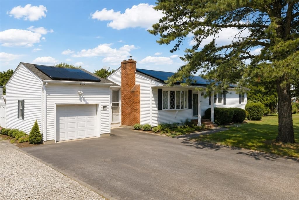 748 Warren Ave, Swansea MA 02777