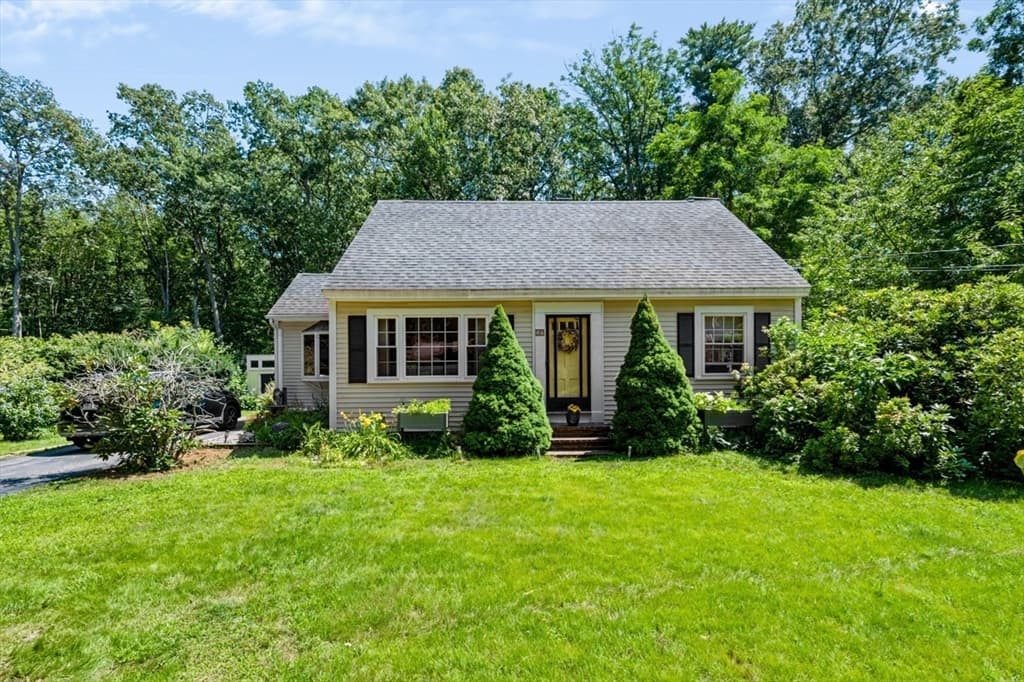 19 Middle Rd, Amesbury MA 01913 photo 3
