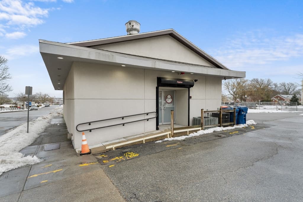 289 Acushnet Ave, New Bedford MA 02740 photo 5