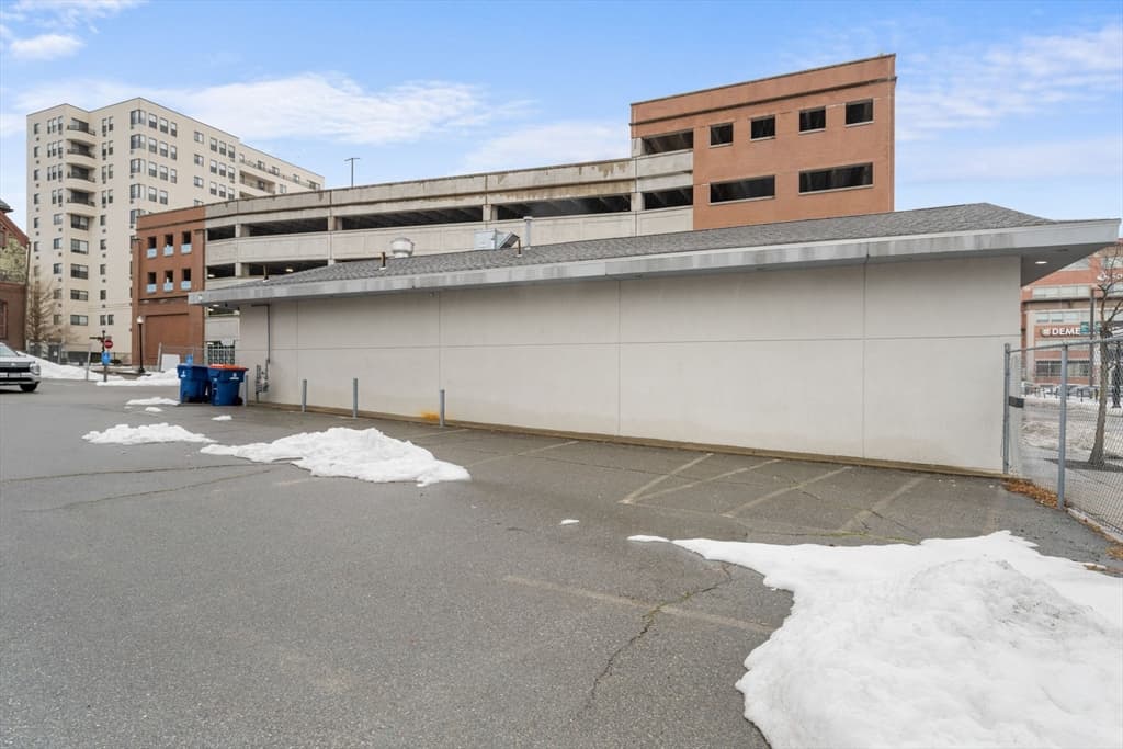 289 Acushnet Ave, New Bedford MA 02740 photo 9