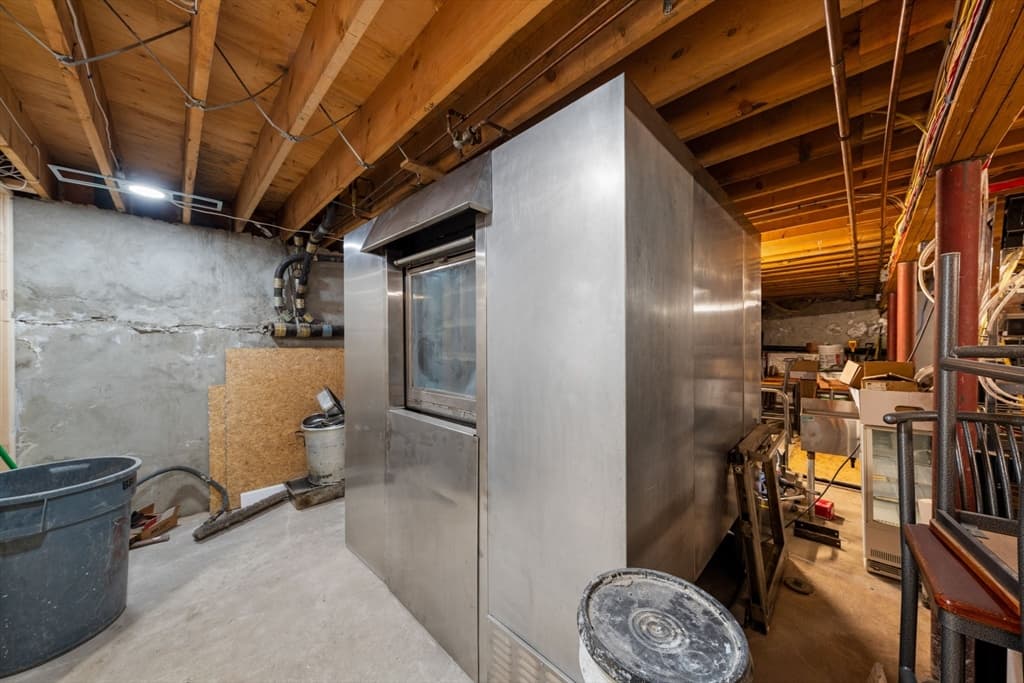 289 Acushnet Ave, New Bedford MA 02740 photo 35