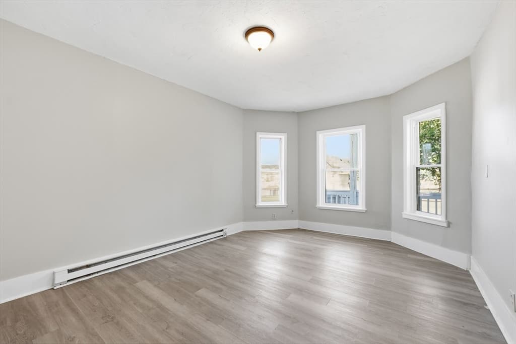 2 Ely St, Worcester MA 01610 photo 4