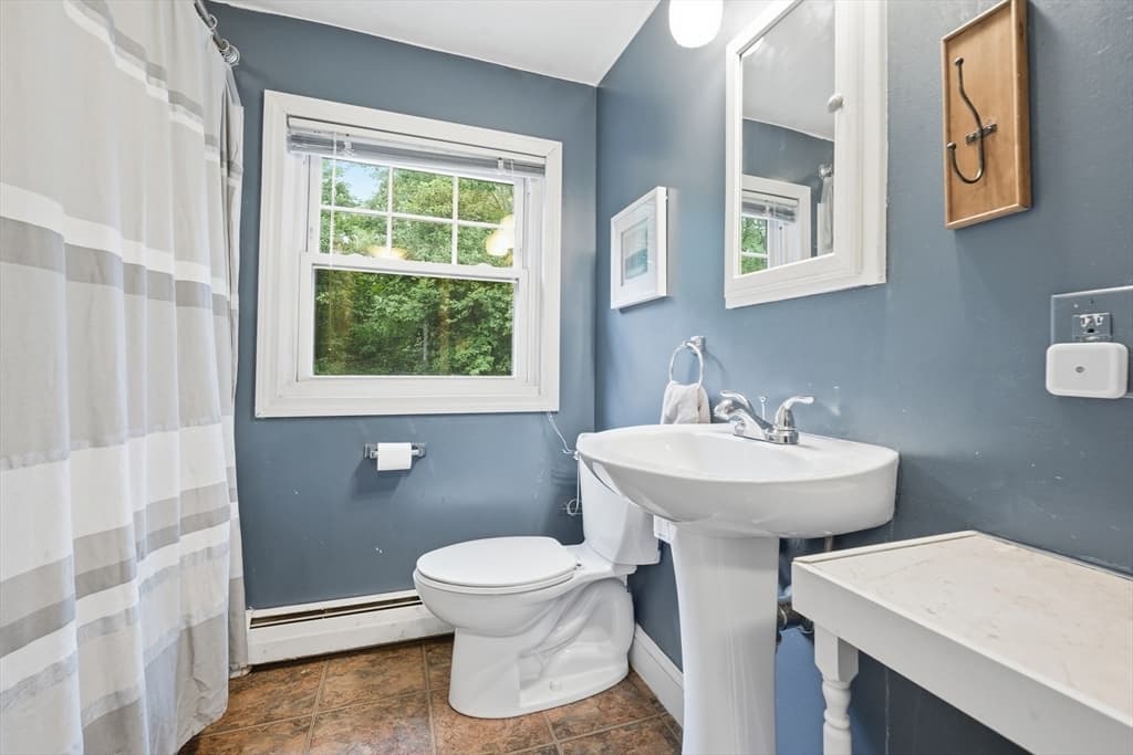 Single Family Residence at 51 Whittemore Rd, Sturbridge MA 01566, Sturbridge, photo 18 of 27