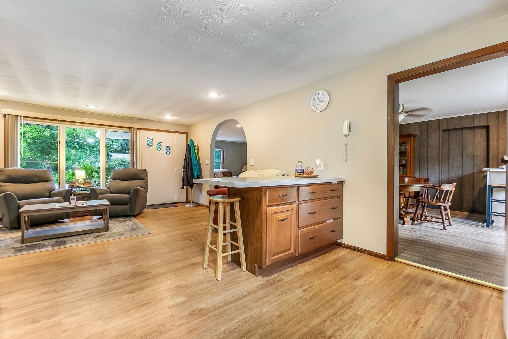 Single Family Residence at 64 Hemenway Rd, Framingham MA 01701, photo 6 of 30