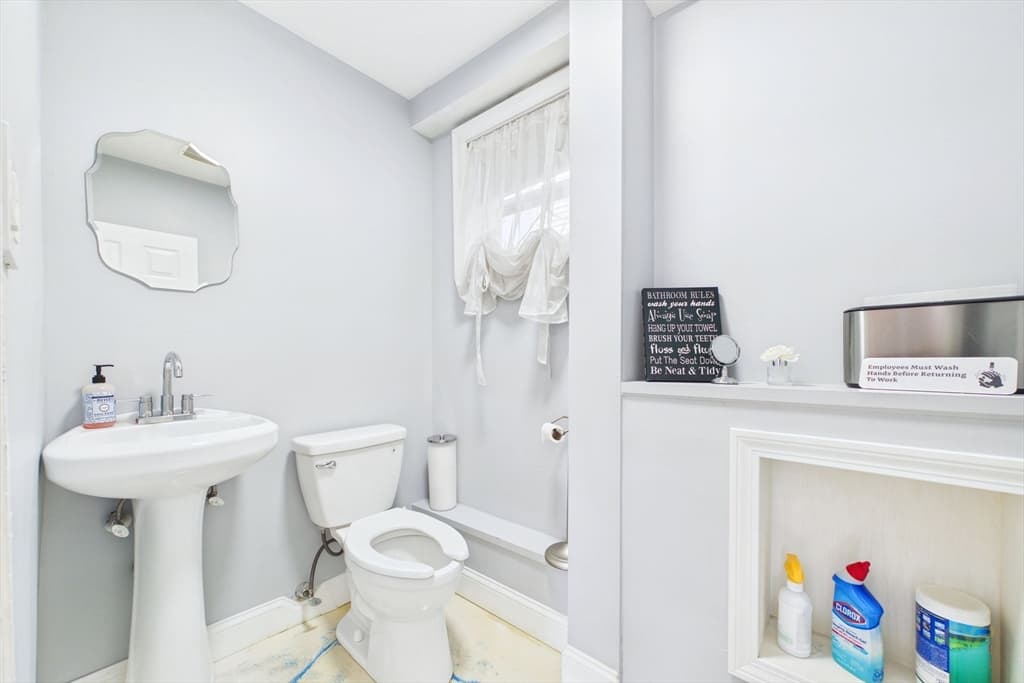 1413 Rodman St, Fall River MA 02721 photo 11