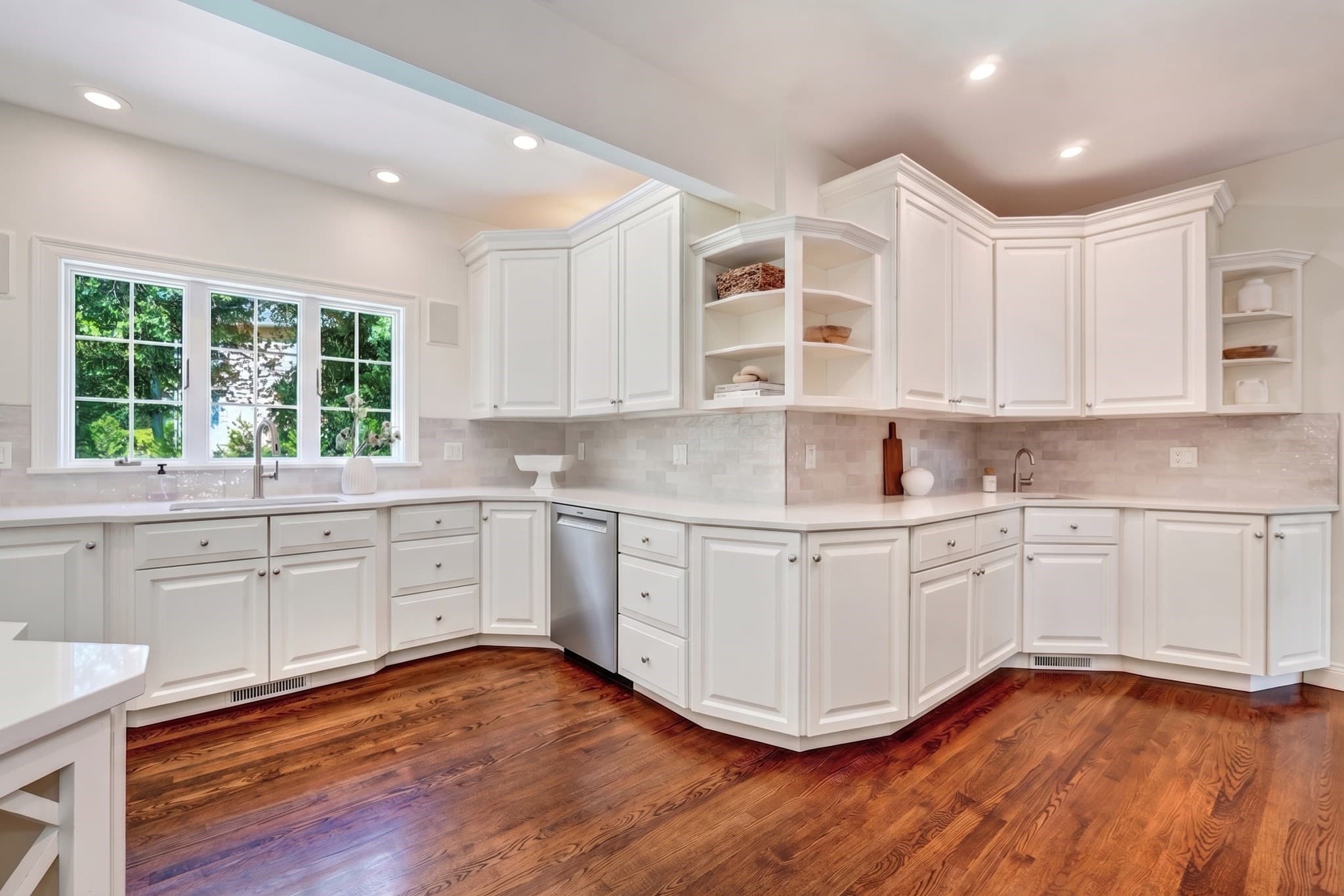 Single Family Residence at 2 Goldman Cir, Bedford MA 01730, Bedford, photo 8 of 42