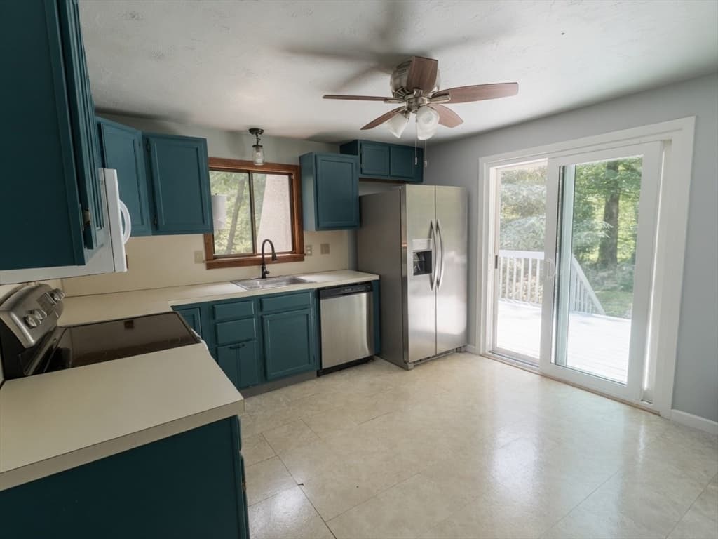 12 Walnut St, Millis MA 02054 photo 5